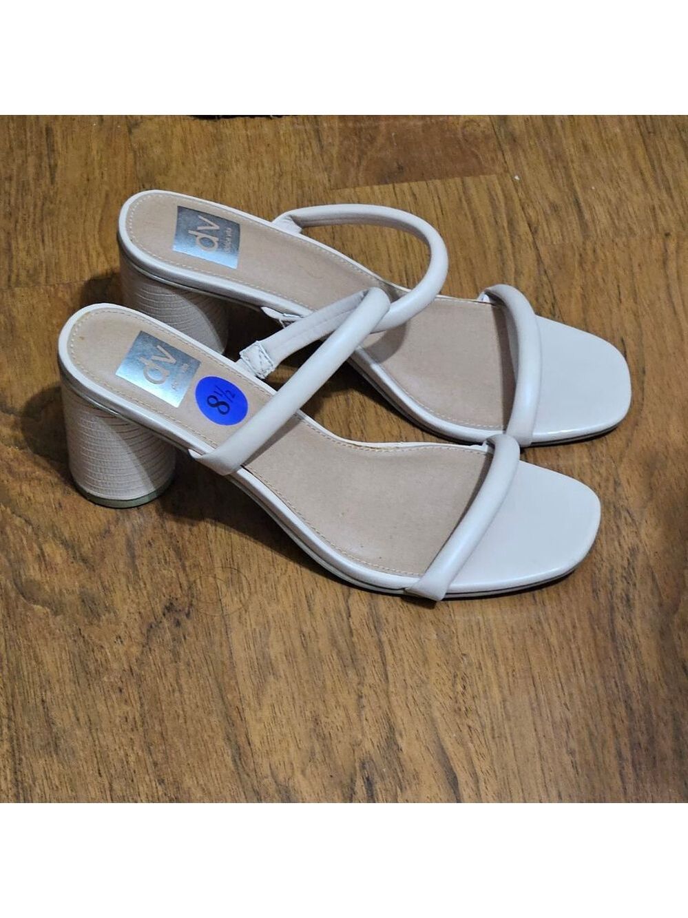 Dolce Vita Women's Beige Slip On Sandals Sz 8.5 - Picture 6 of 6
